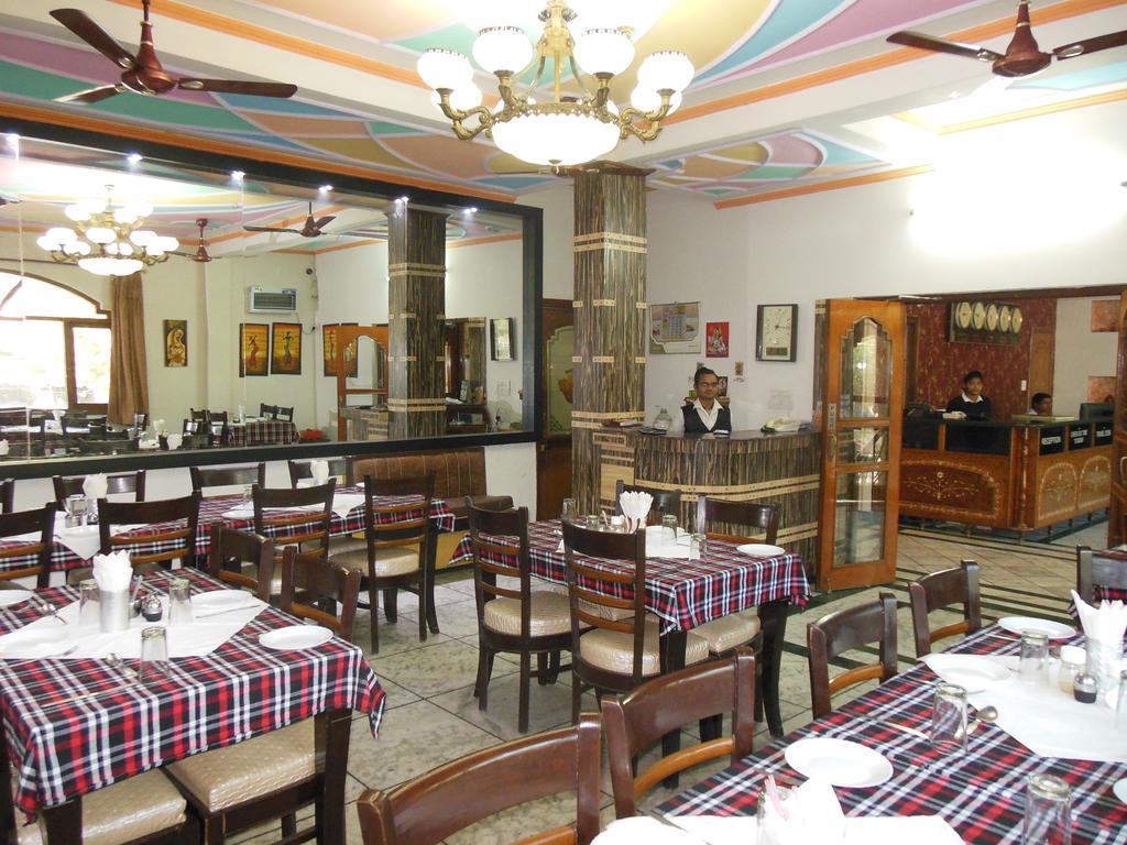 Hotel Taj Plaza, Vip Road, Agra Agra  Εξωτερικό φωτογραφία