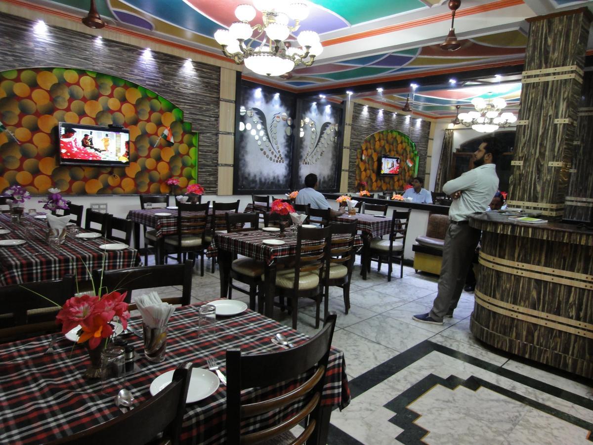 Hotel Taj Plaza, Vip Road, Agra Agra  Εξωτερικό φωτογραφία