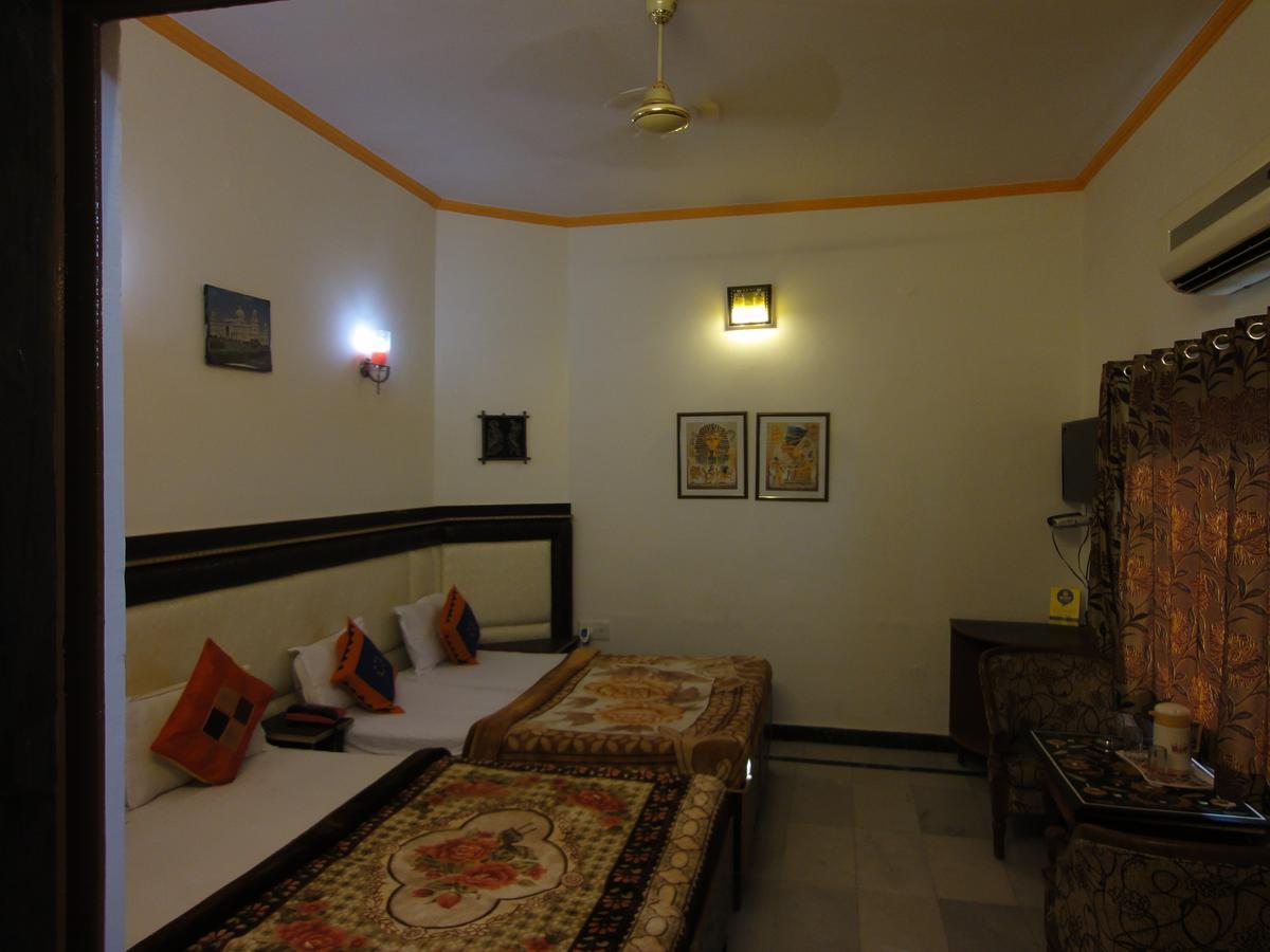 Hotel Taj Plaza, Vip Road, Agra Agra  Εξωτερικό φωτογραφία