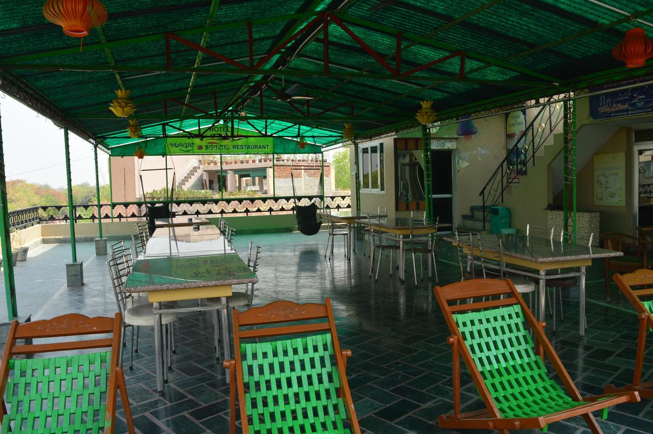 Hotel Taj Plaza, Vip Road, Agra Agra  Εξωτερικό φωτογραφία