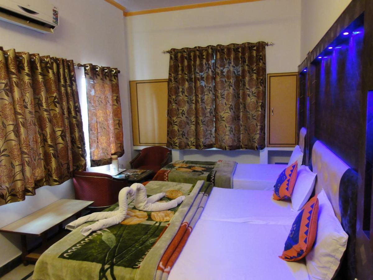 Hotel Taj Plaza, Vip Road, Agra Agra  Εξωτερικό φωτογραφία