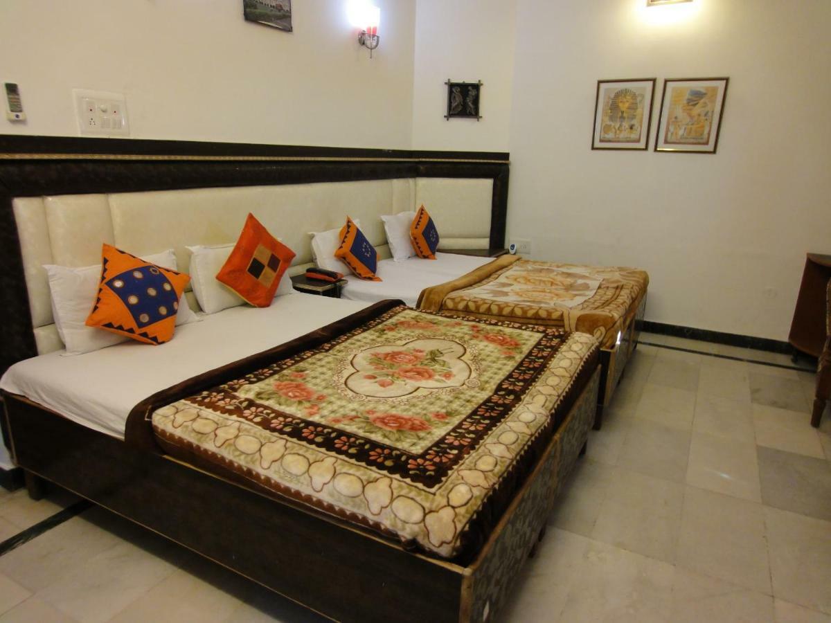 Hotel Taj Plaza, Vip Road, Agra Agra  Εξωτερικό φωτογραφία
